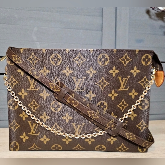 Authentic LOUIS VUITTON Monogram Poche Toilette 26 Crossbody Bag